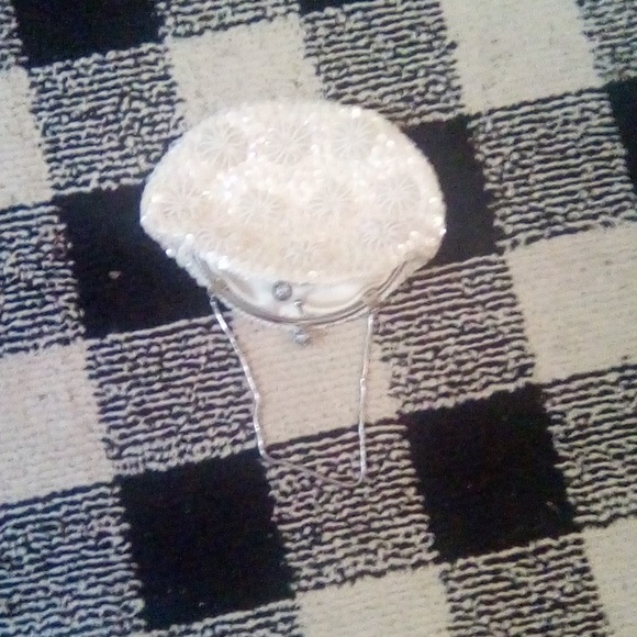 Purse - Picture 4 of 4